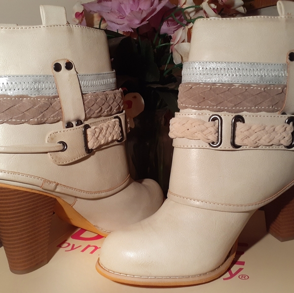 Brigade Round Toe Ankle Booties - Picture 1 of 2